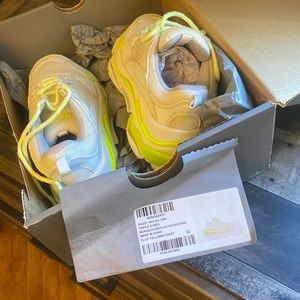 Balenciaga triple s kids